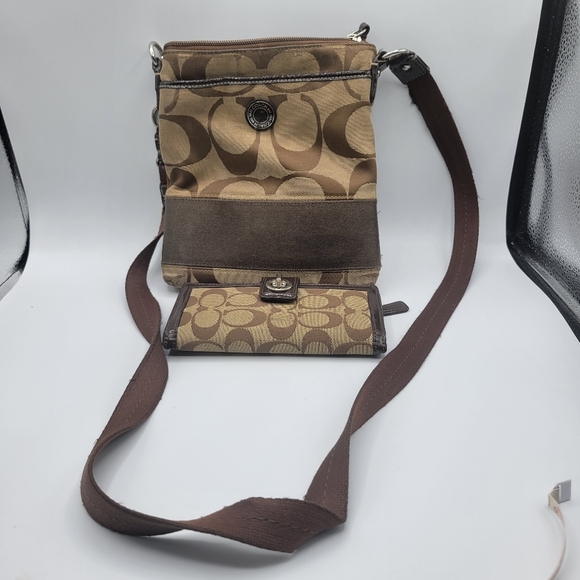 Coach sling bag with wallet - Picture 4 of 13